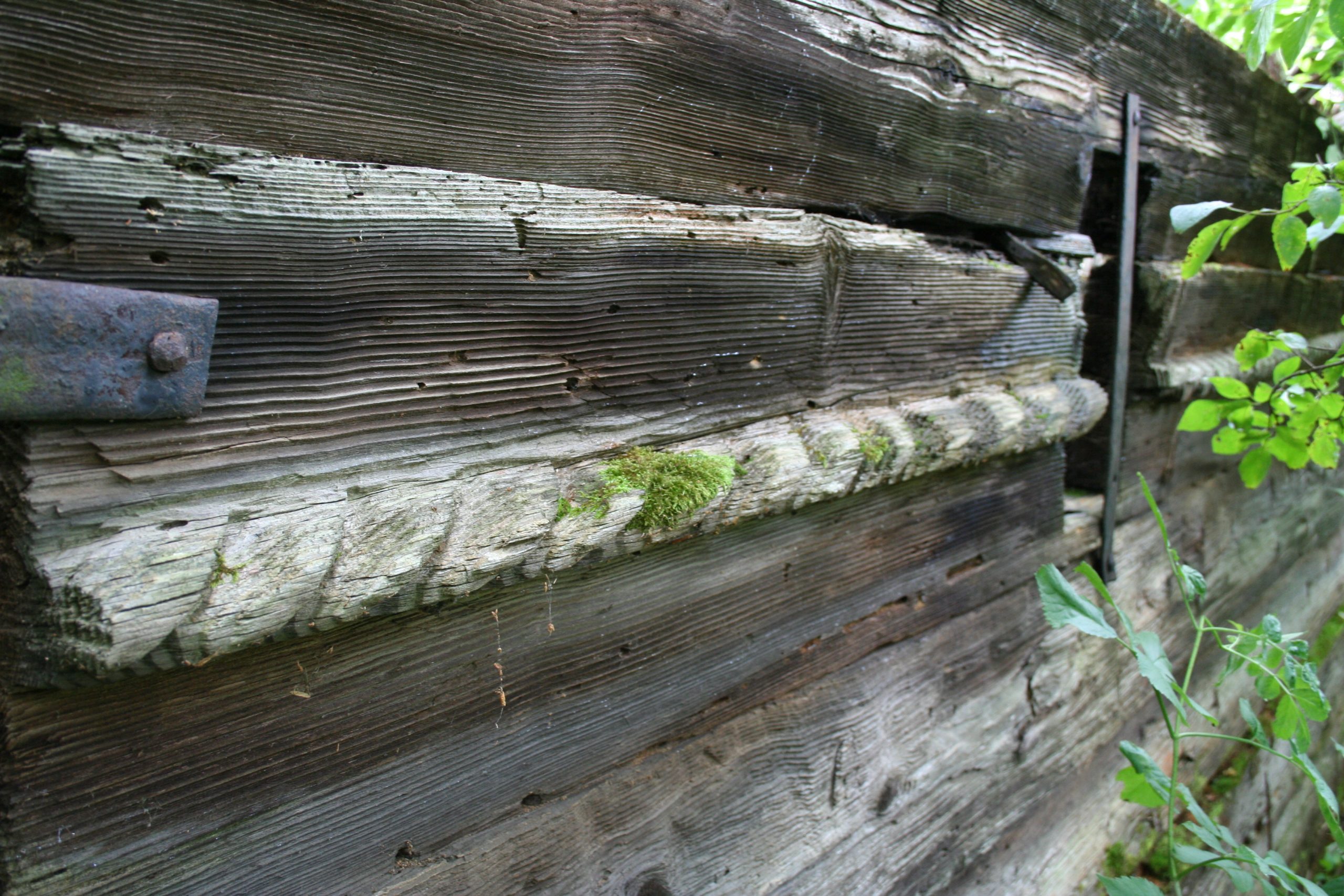 Biserica de lemn Sfântu (1)