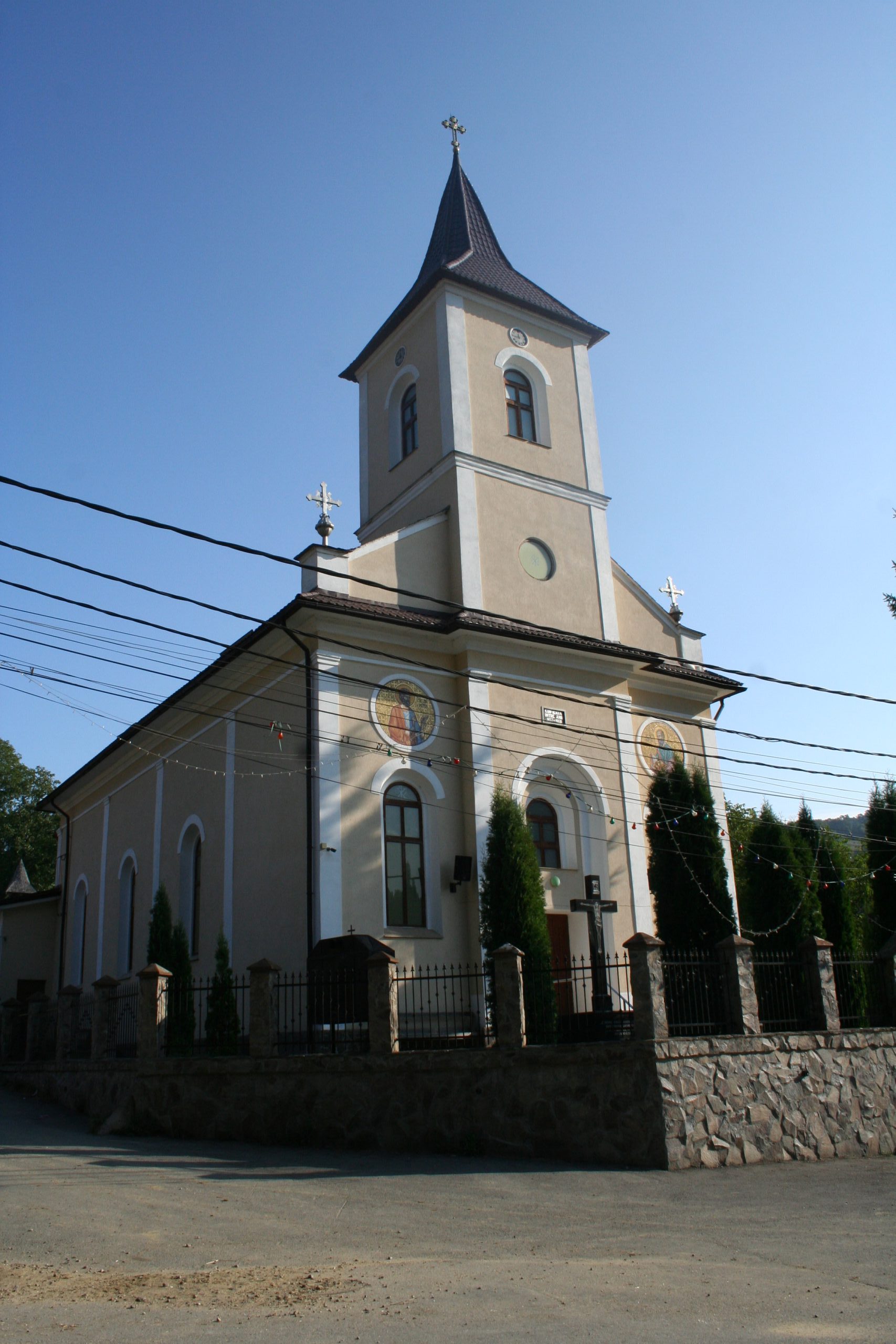 Biserica ortodoxă Runcu (6)
