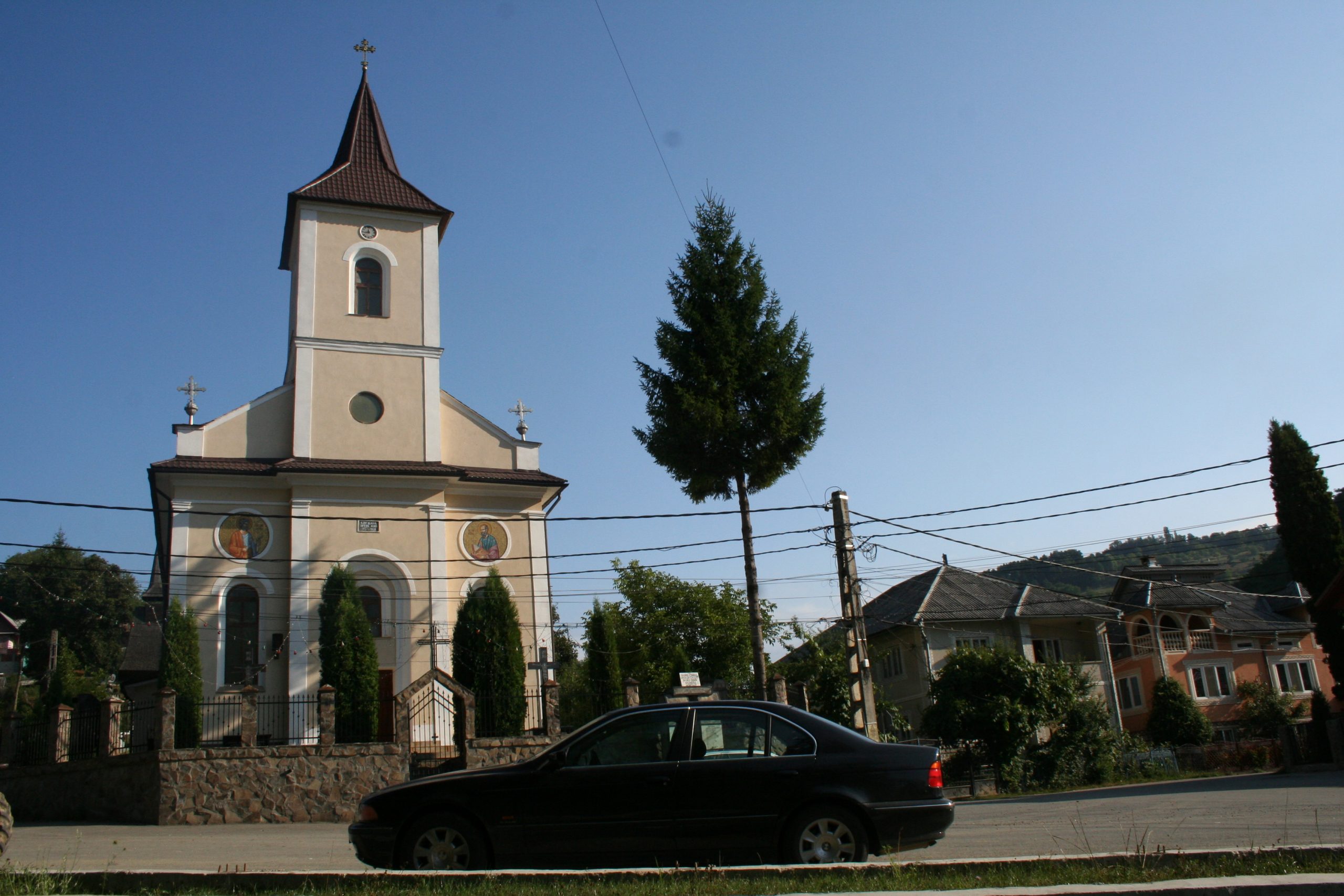 Biserica ortodoxă Runcu (8)